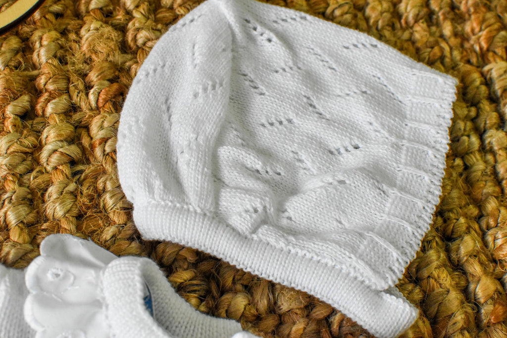 Knit Point Design in White
