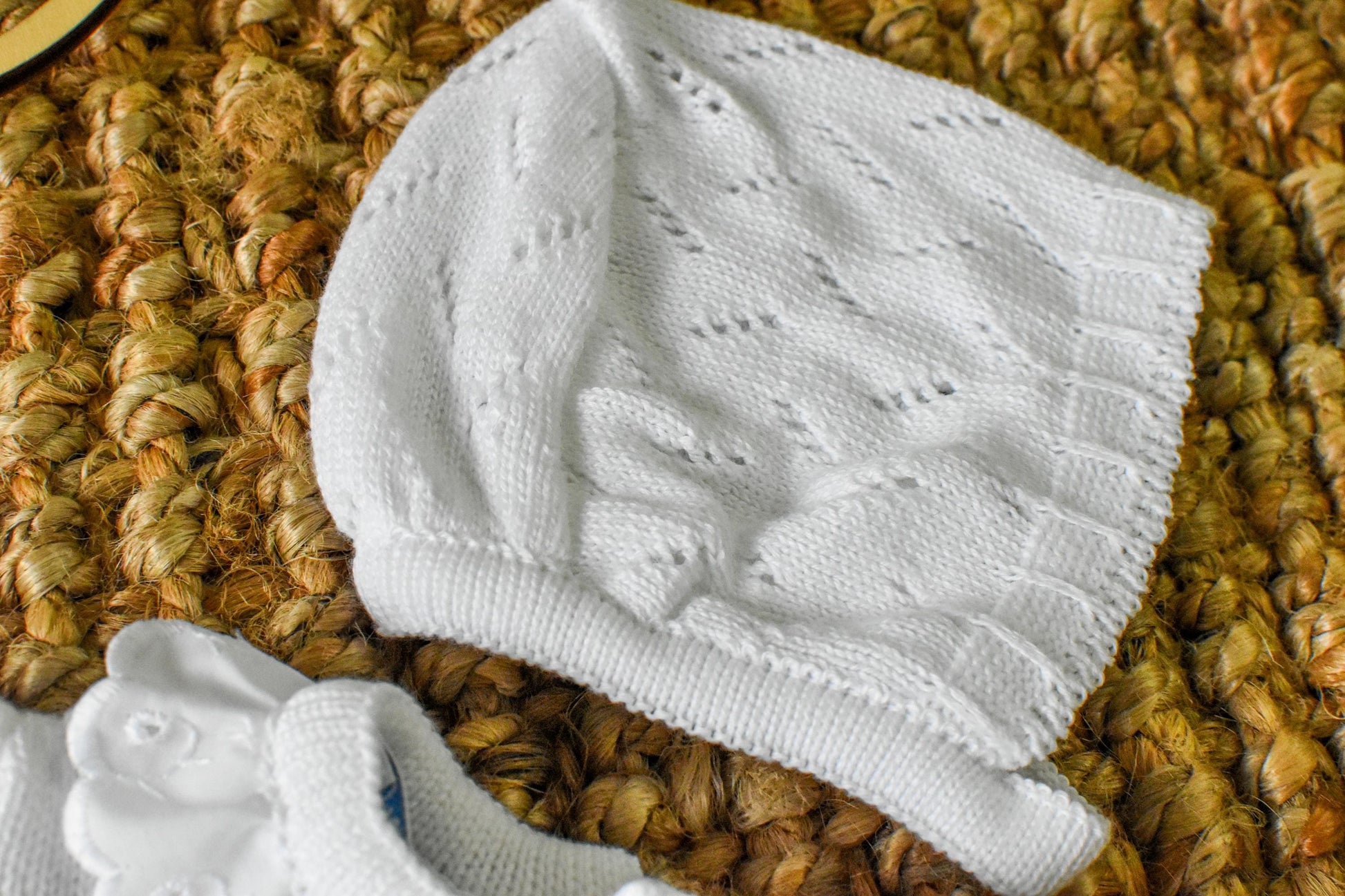 Knit Point Design in White