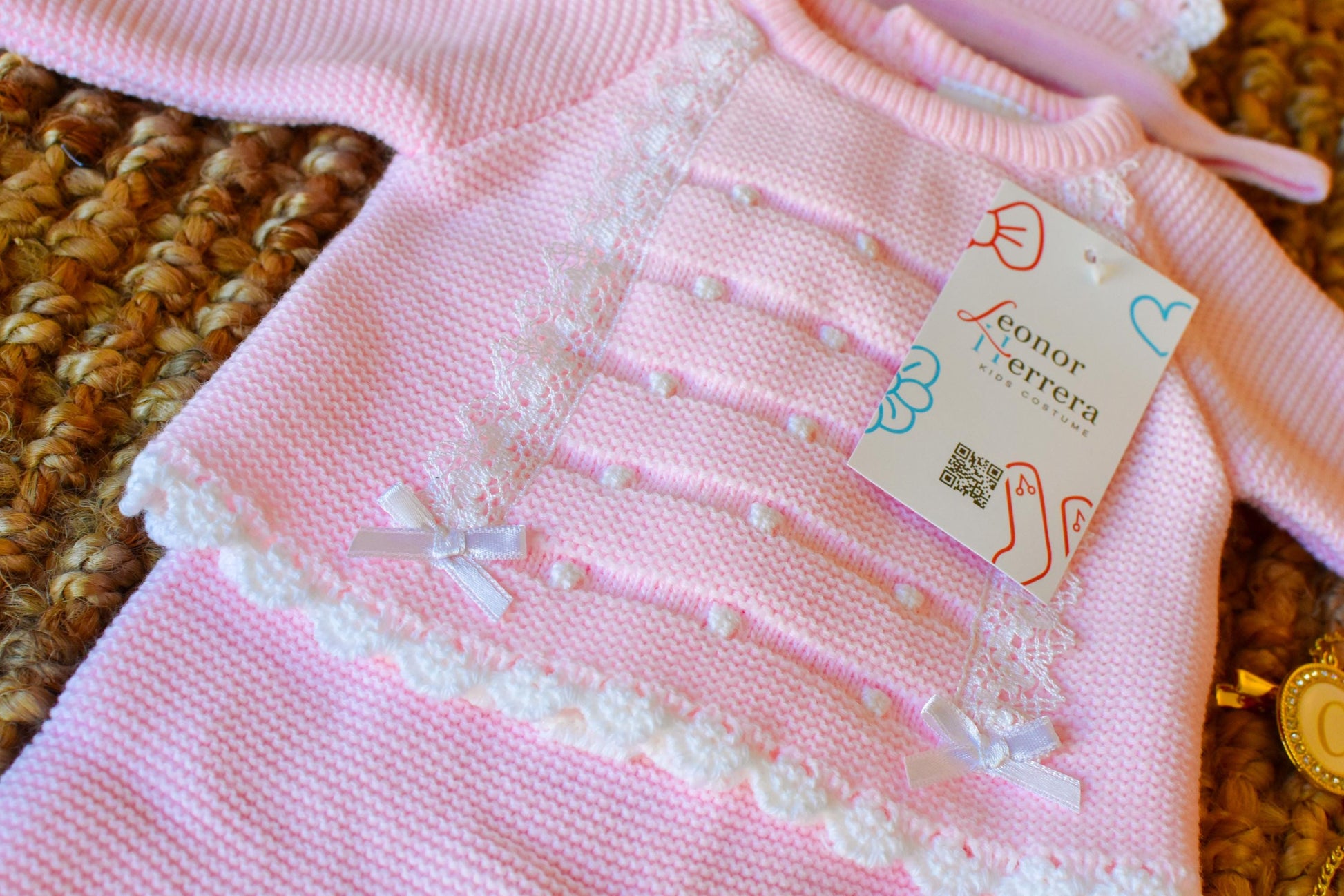 Knitted Small Lace and Points in Pink - White