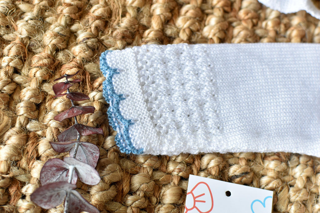 Knit Newborn Buttons Set in White - Blue