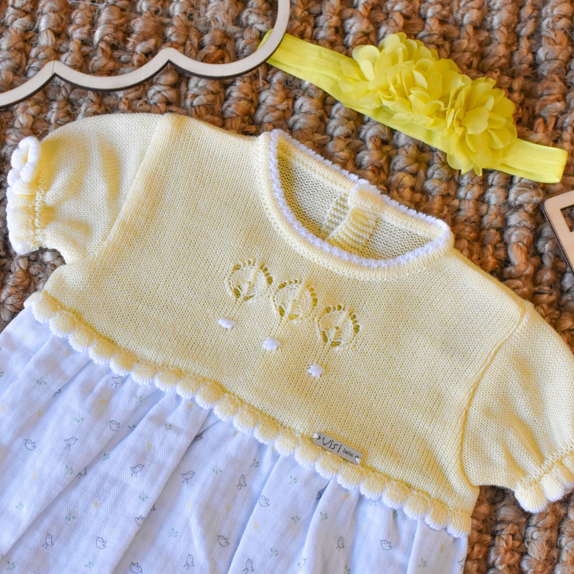 Peto Girl Ducks in Yellow