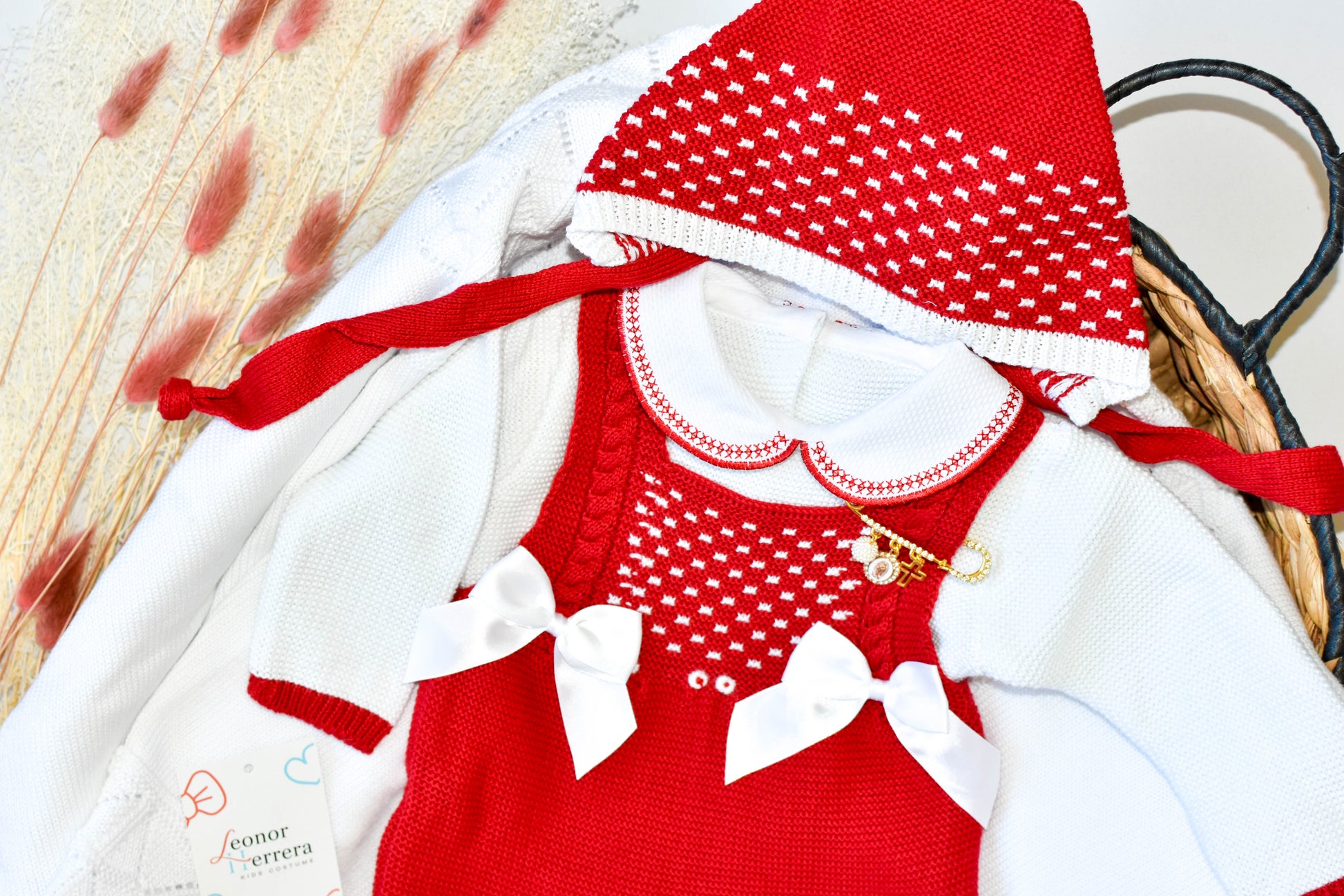 Knitted Newborn set in Red