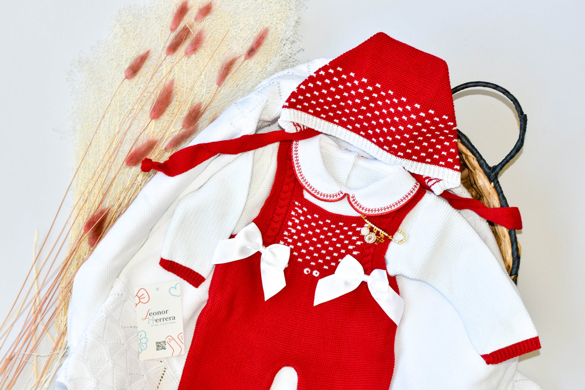 Knitted Newborn set in Red