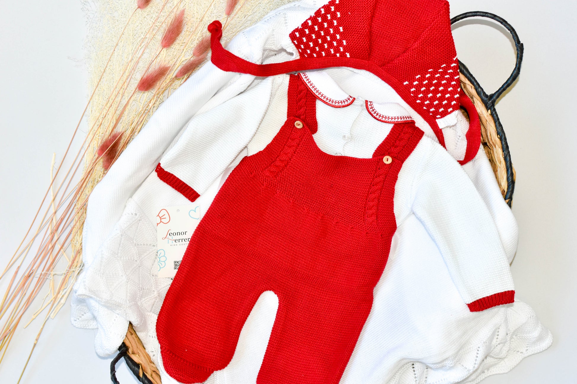 Knitted Newborn set in Red