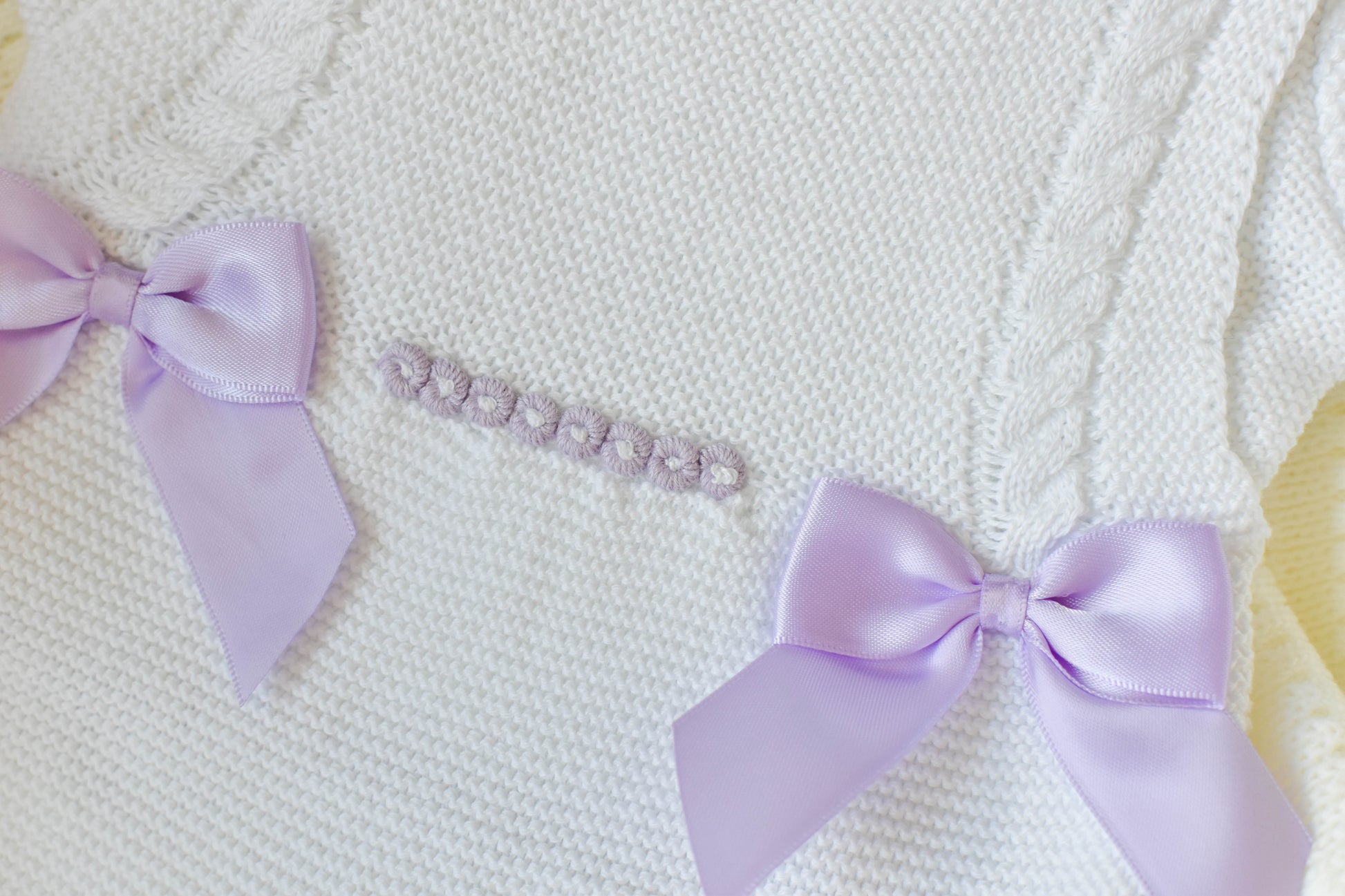 Romper Doble Cable in White - Lila