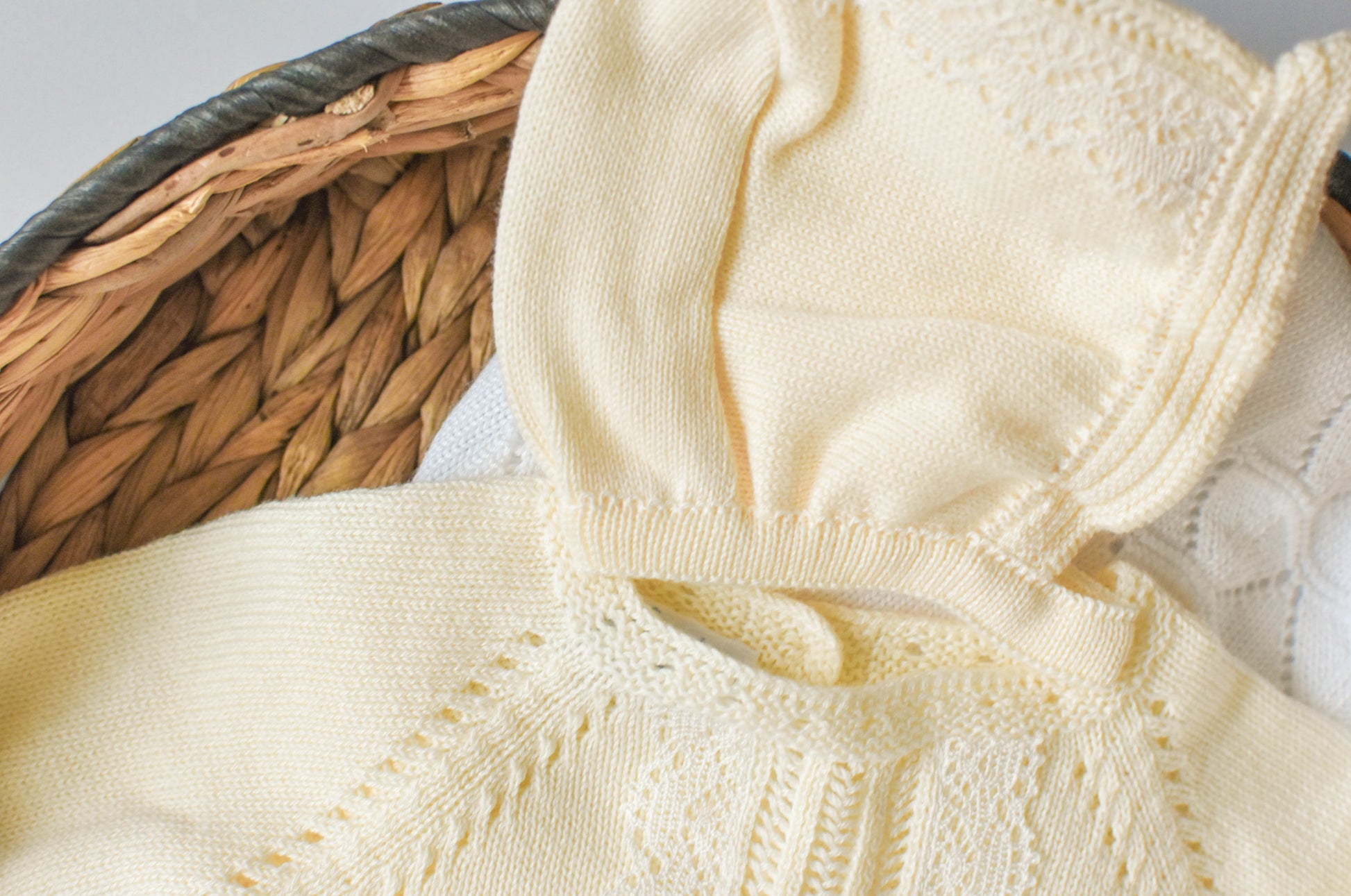 Knit embroidered lace in Beige