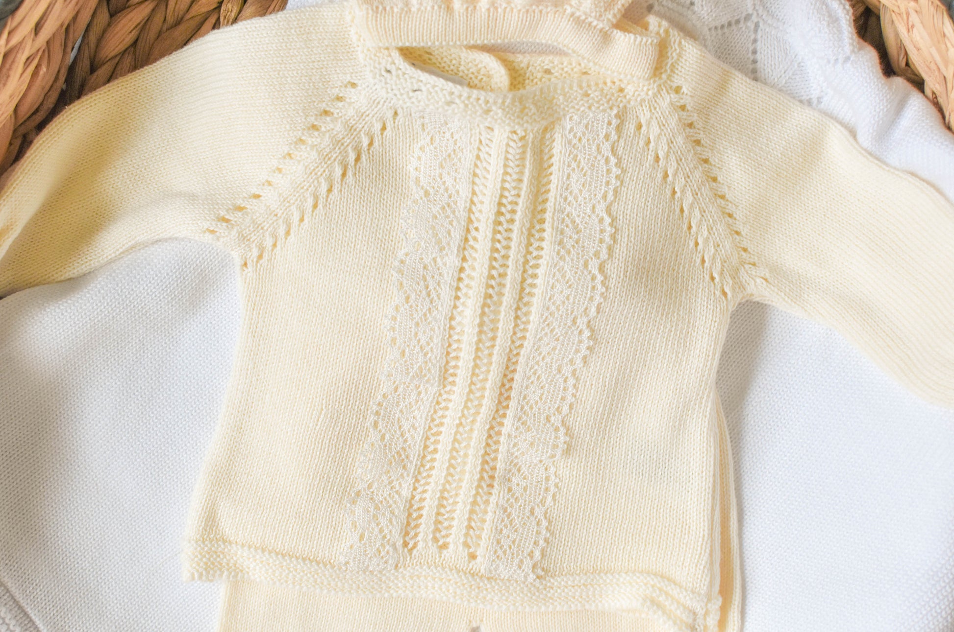 Knit embroidered lace in Beige