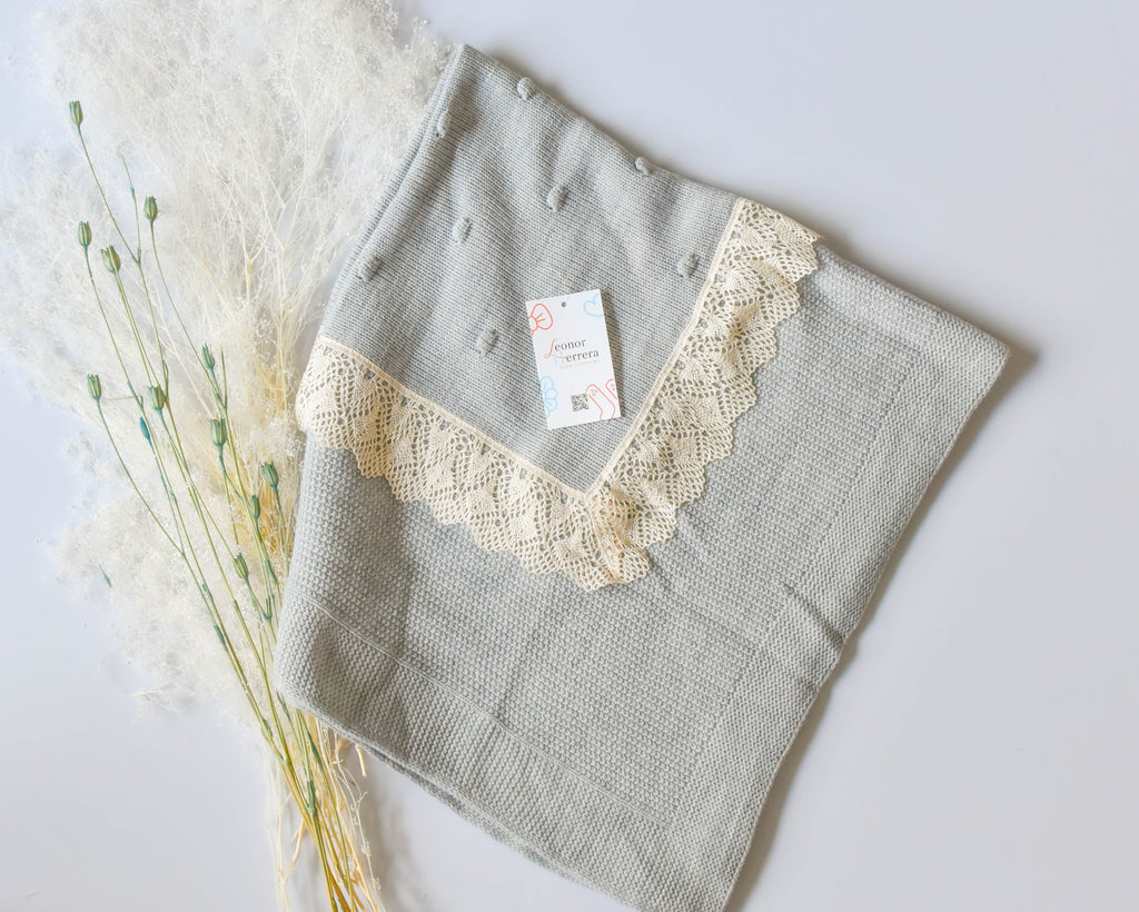Blanket Point Lace in Grey