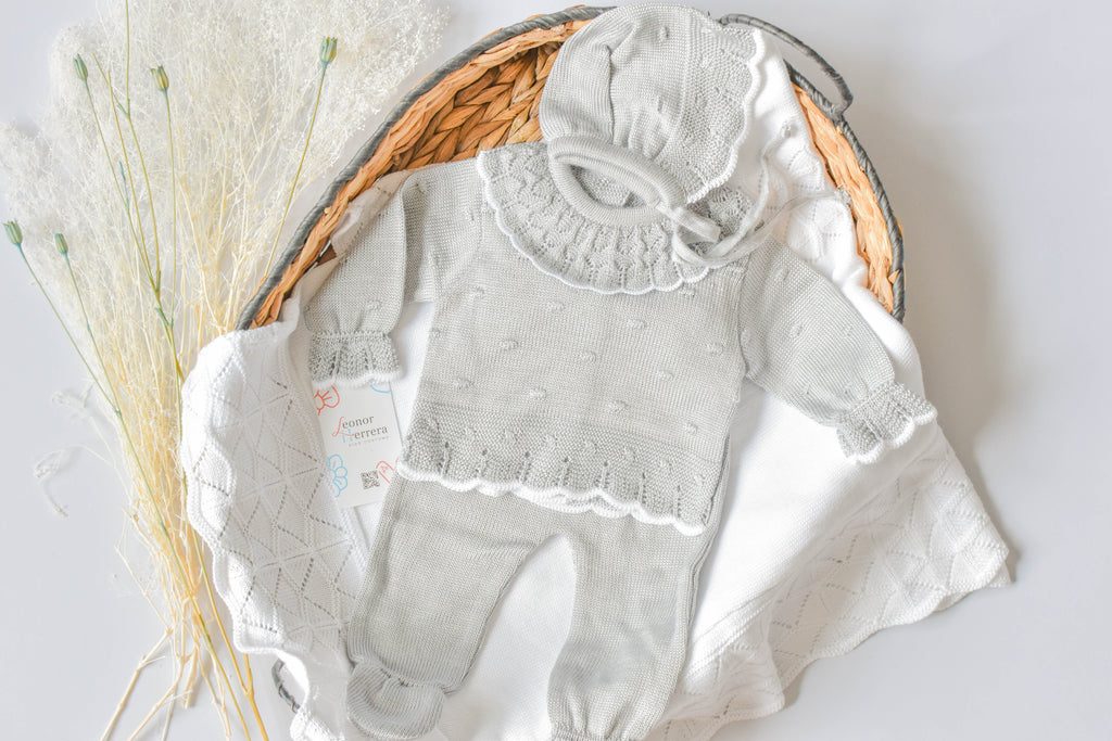 Knit Embroidered Collar Set in Grey