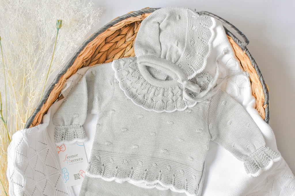 Knit Embroidered Collar Set in Grey