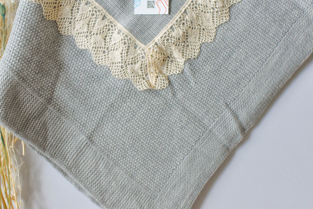 Blanket Point Lace in Grey