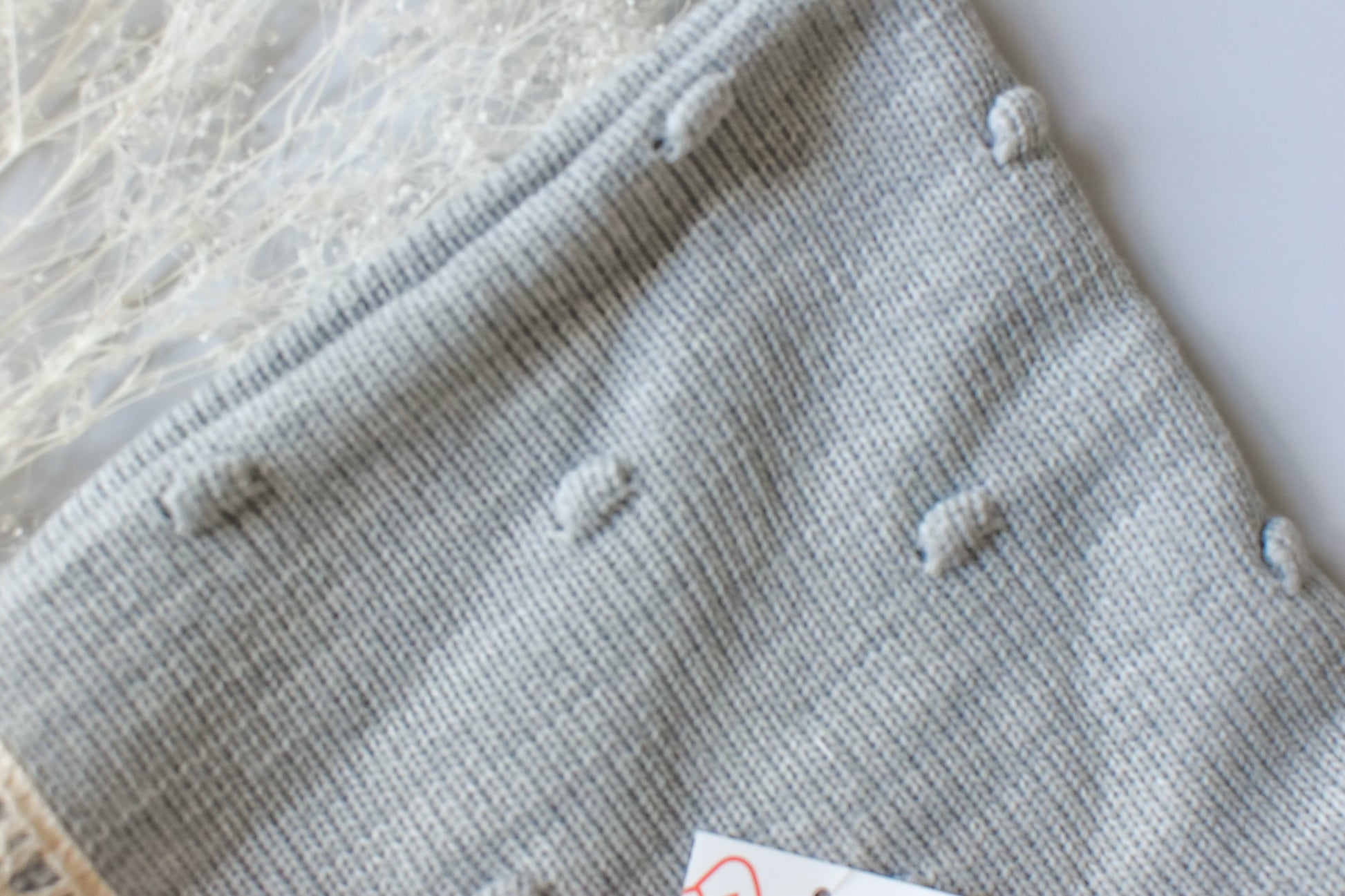 Blanket Point Lace in Grey