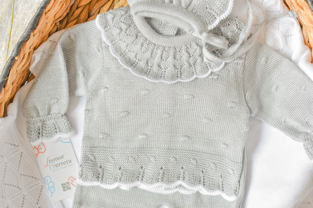 Knit Embroidered Collar Set in Grey