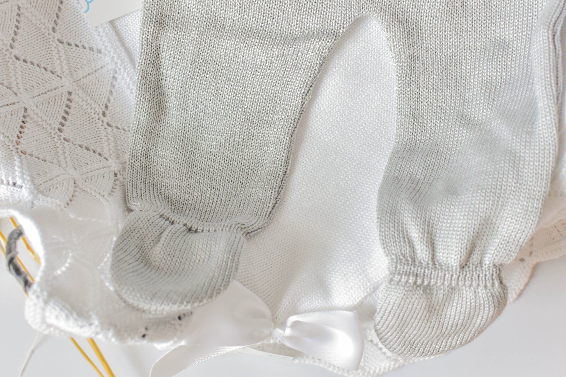 Knit Embroidered Collar Set in Grey