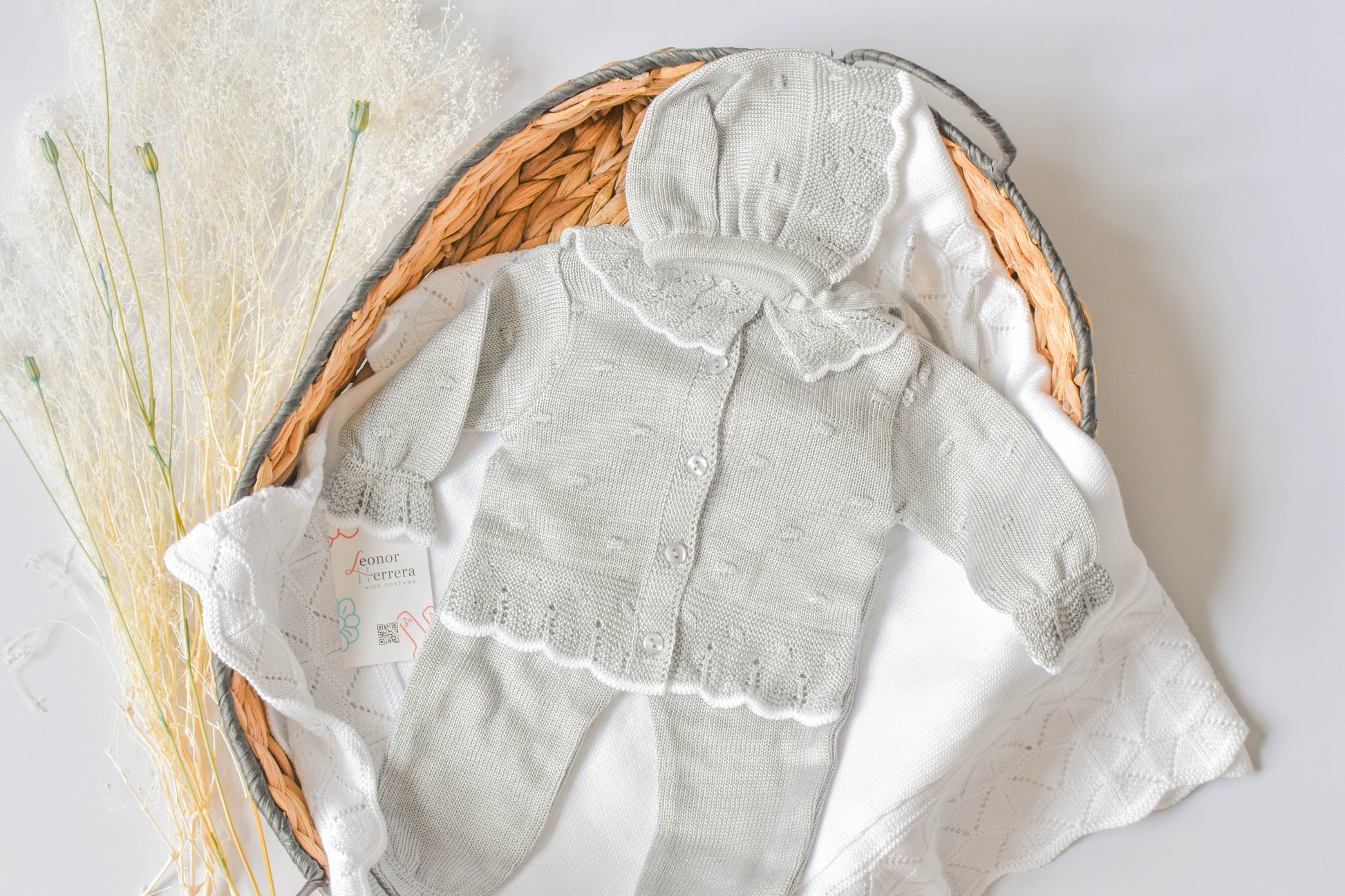 Knit Embroidered Collar Set in Grey