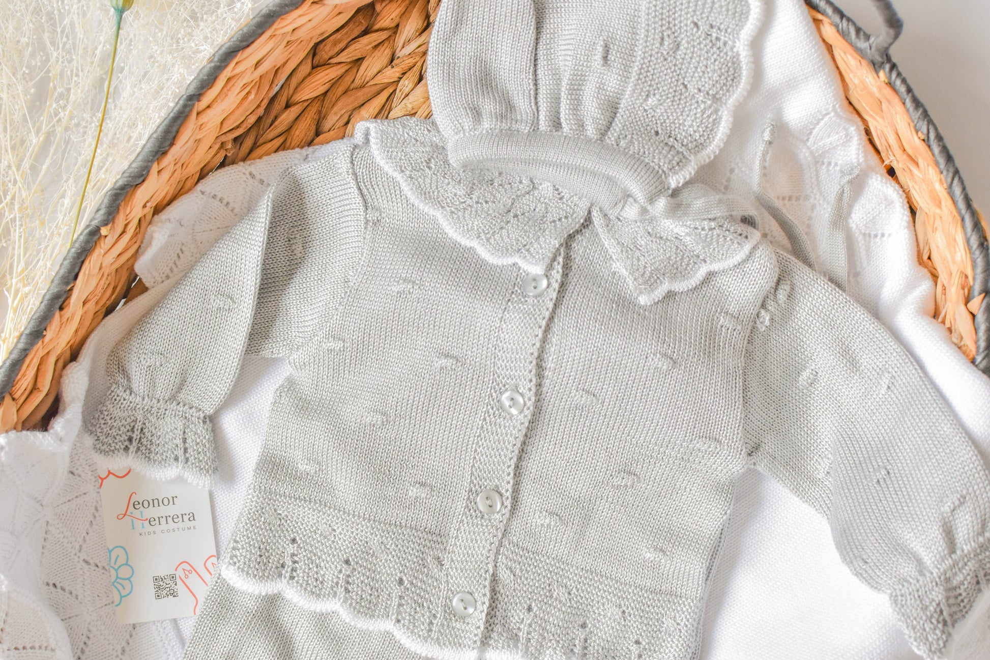 Knit Embroidered Collar Set in Grey