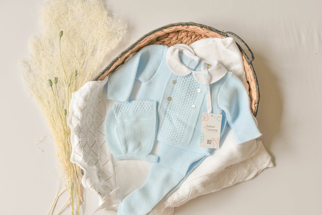 Knitted set with Buttons in Blue