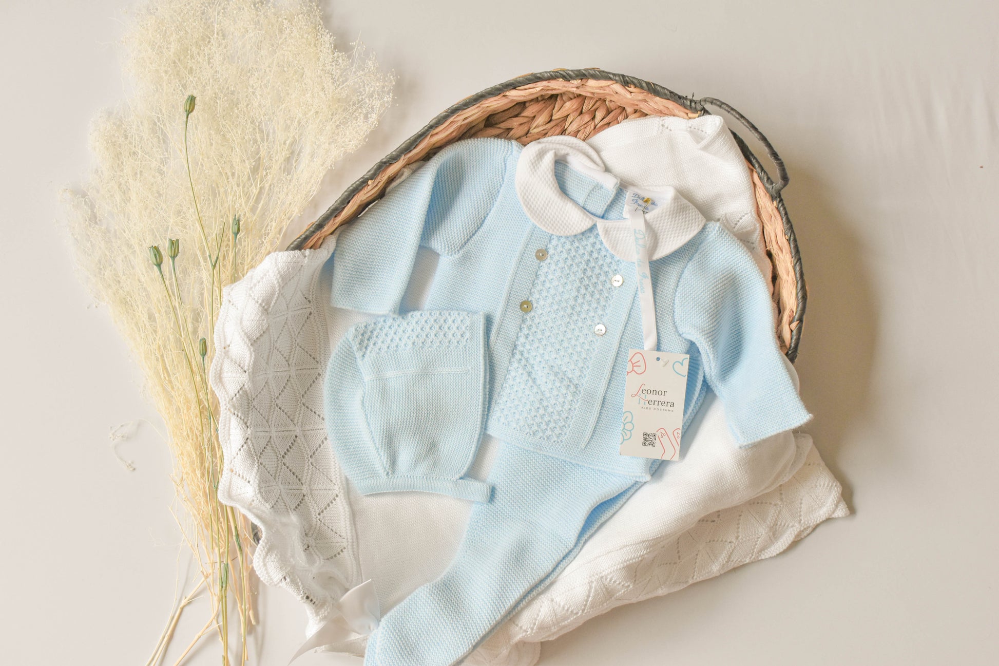 Knitted set with Buttons in Blue