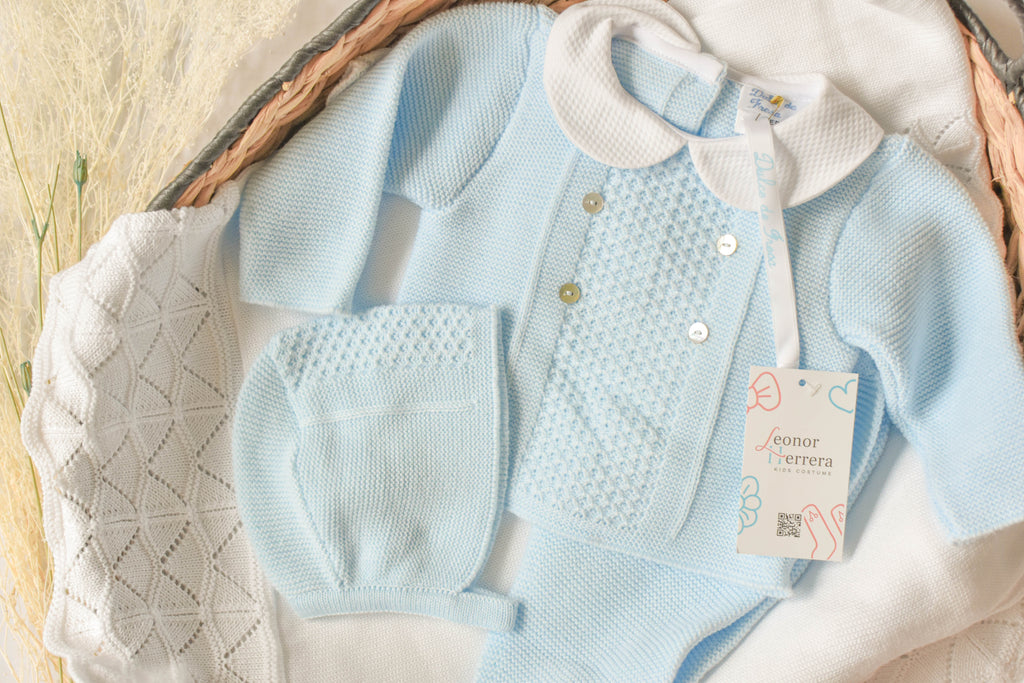 Knitted set with Buttons in Blue