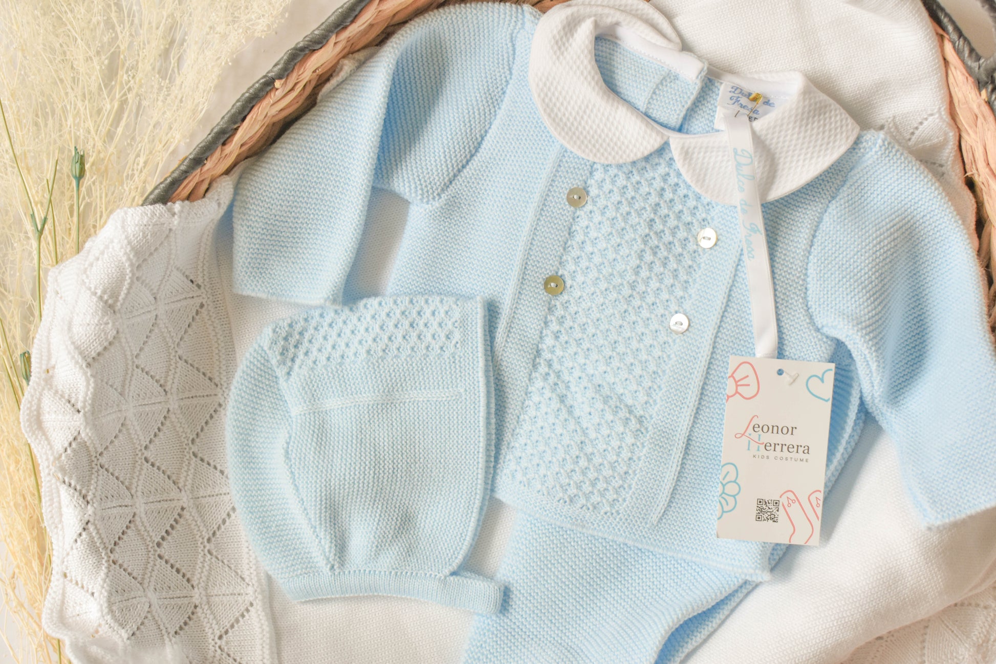 Knitted set with Buttons in Blue