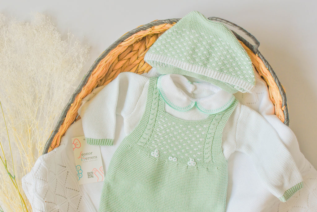 Knitted Newborn set in Green