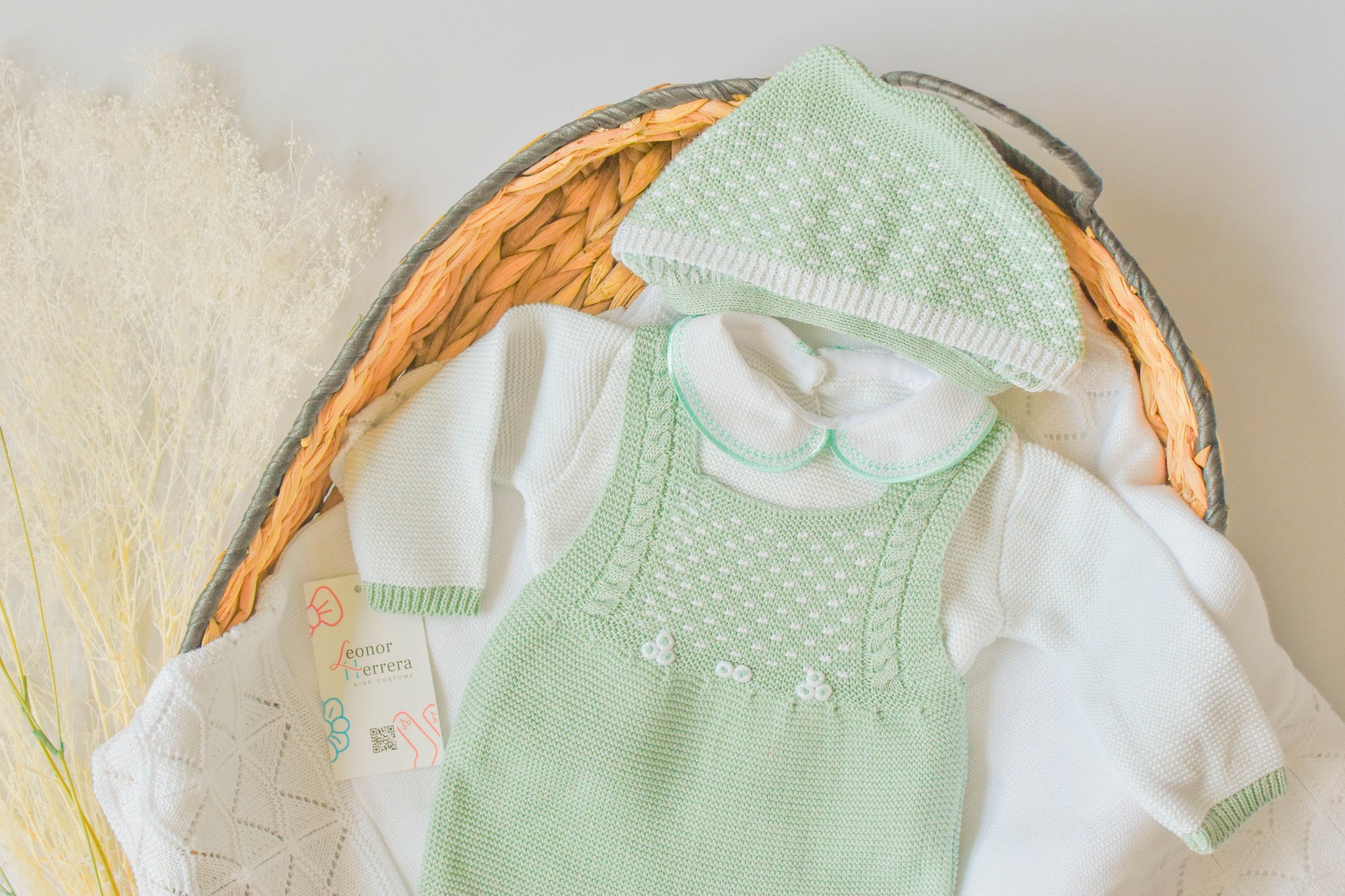 Knitted Newborn set in Green