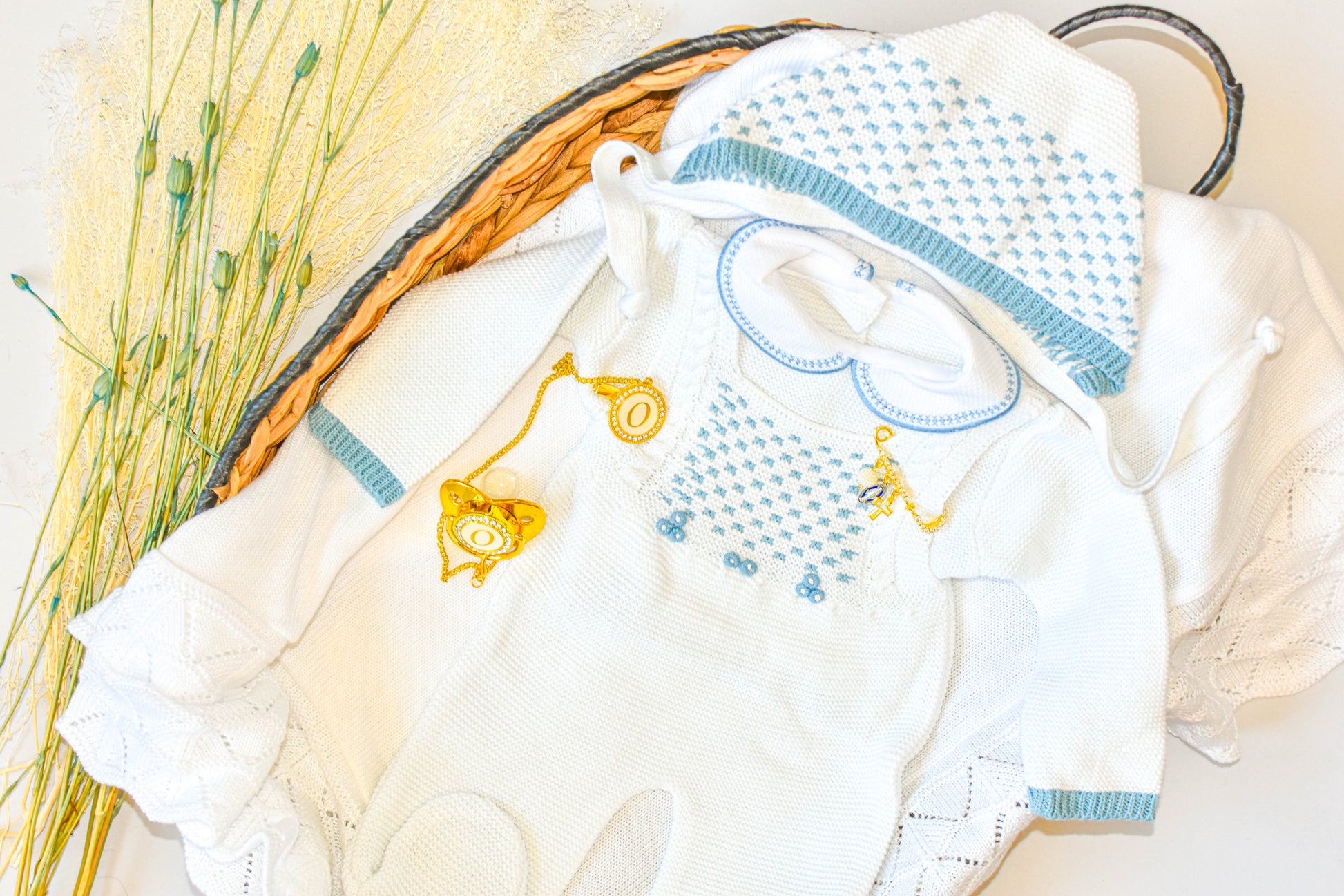 Knitted Newborn set in white Blue