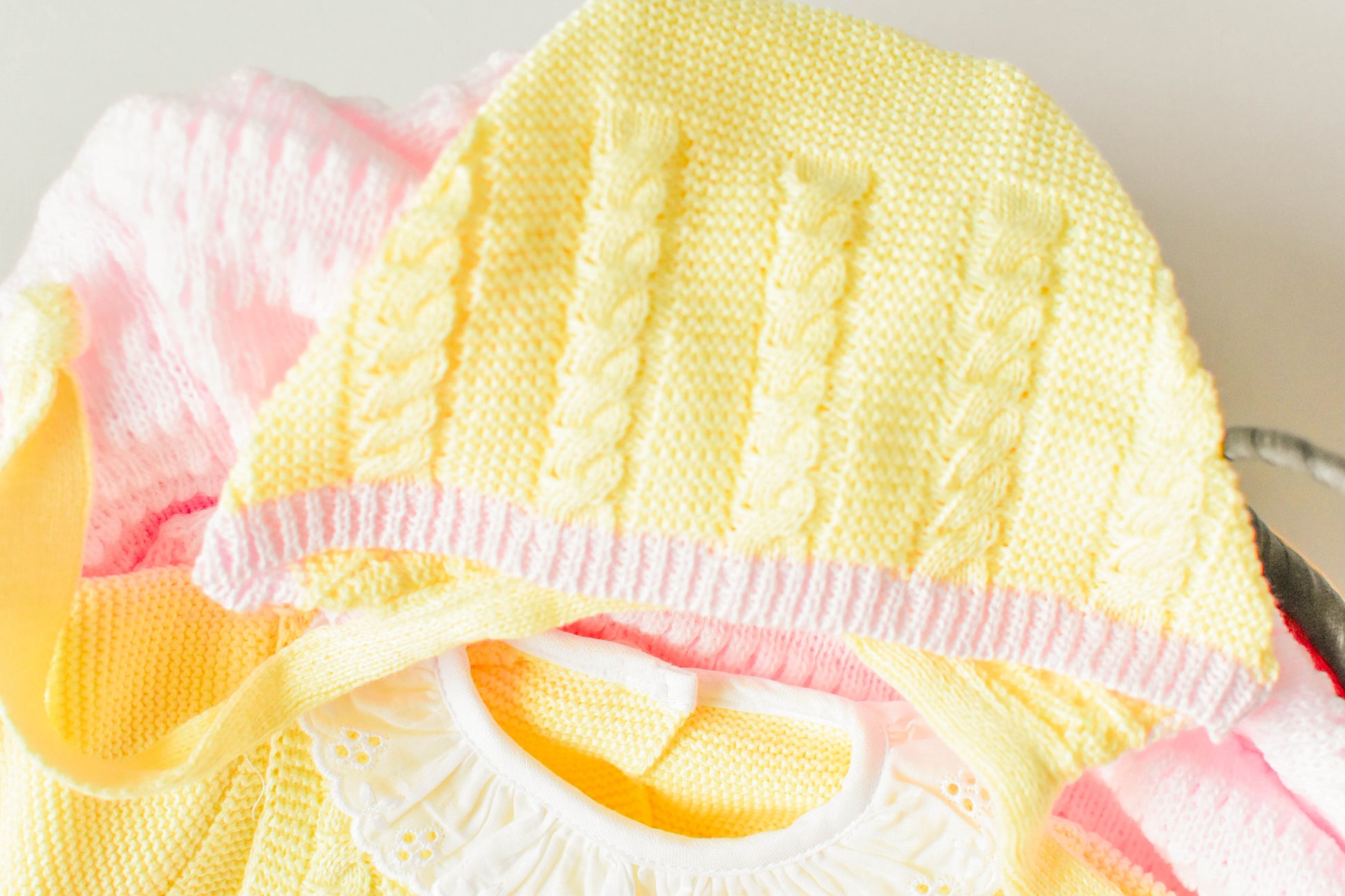 Romper Knit Doble Cable Set in Yellow - Pink