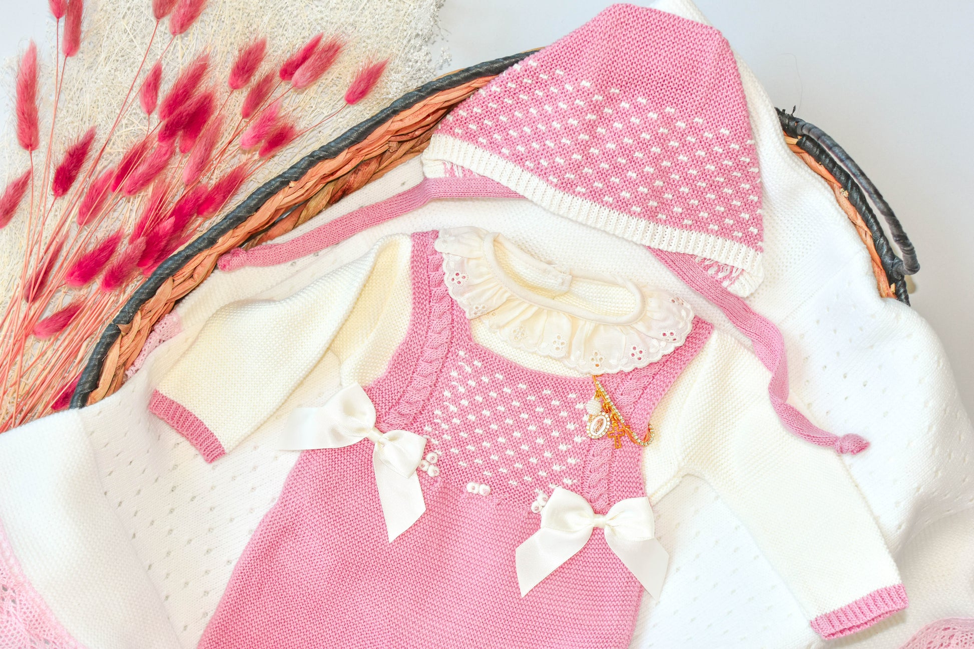 Knitted Newborn set in Old Pink