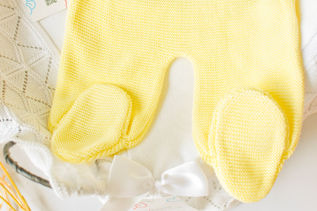 Knitted Newborn set in Yellow