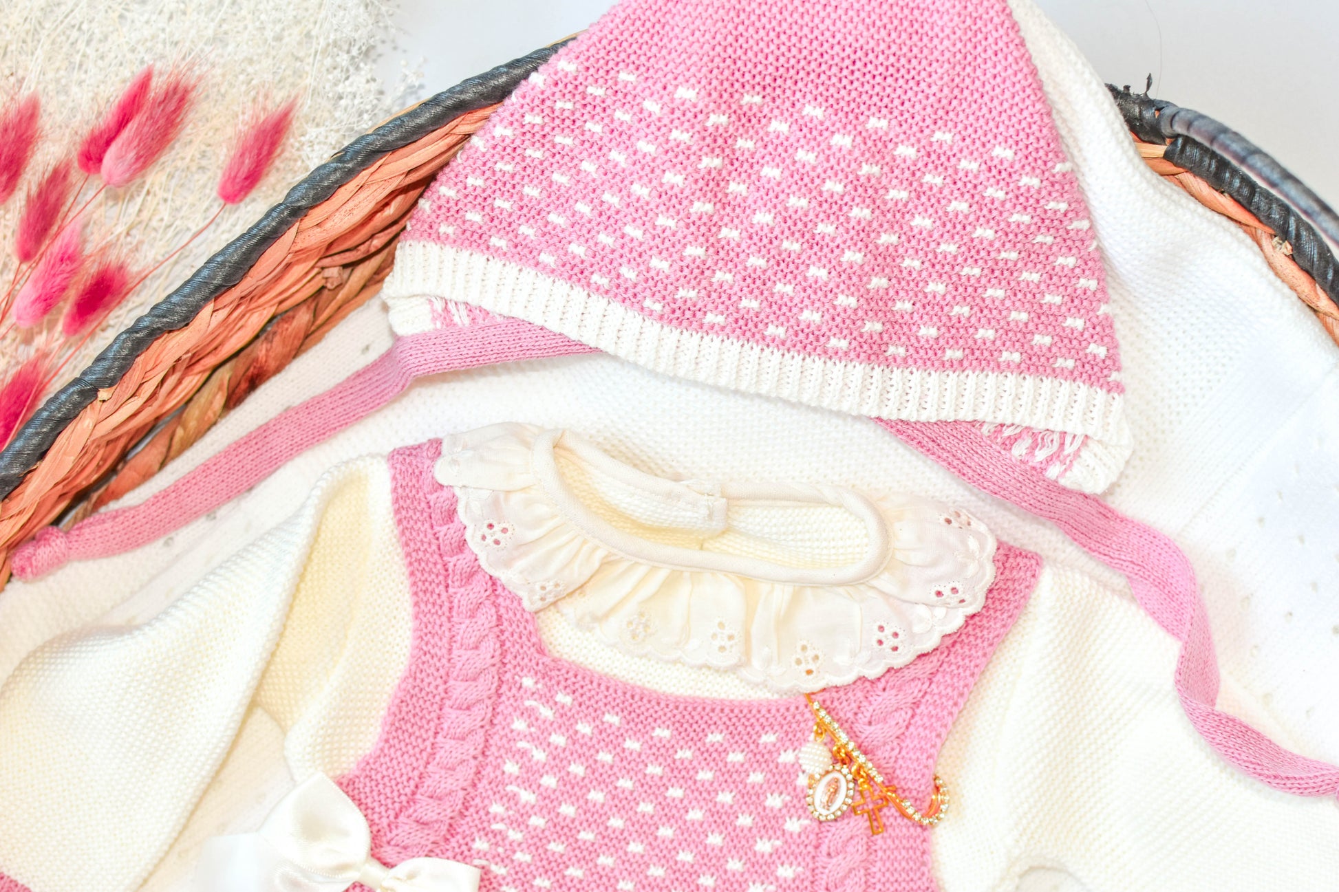 Knitted Newborn set in Old Pink