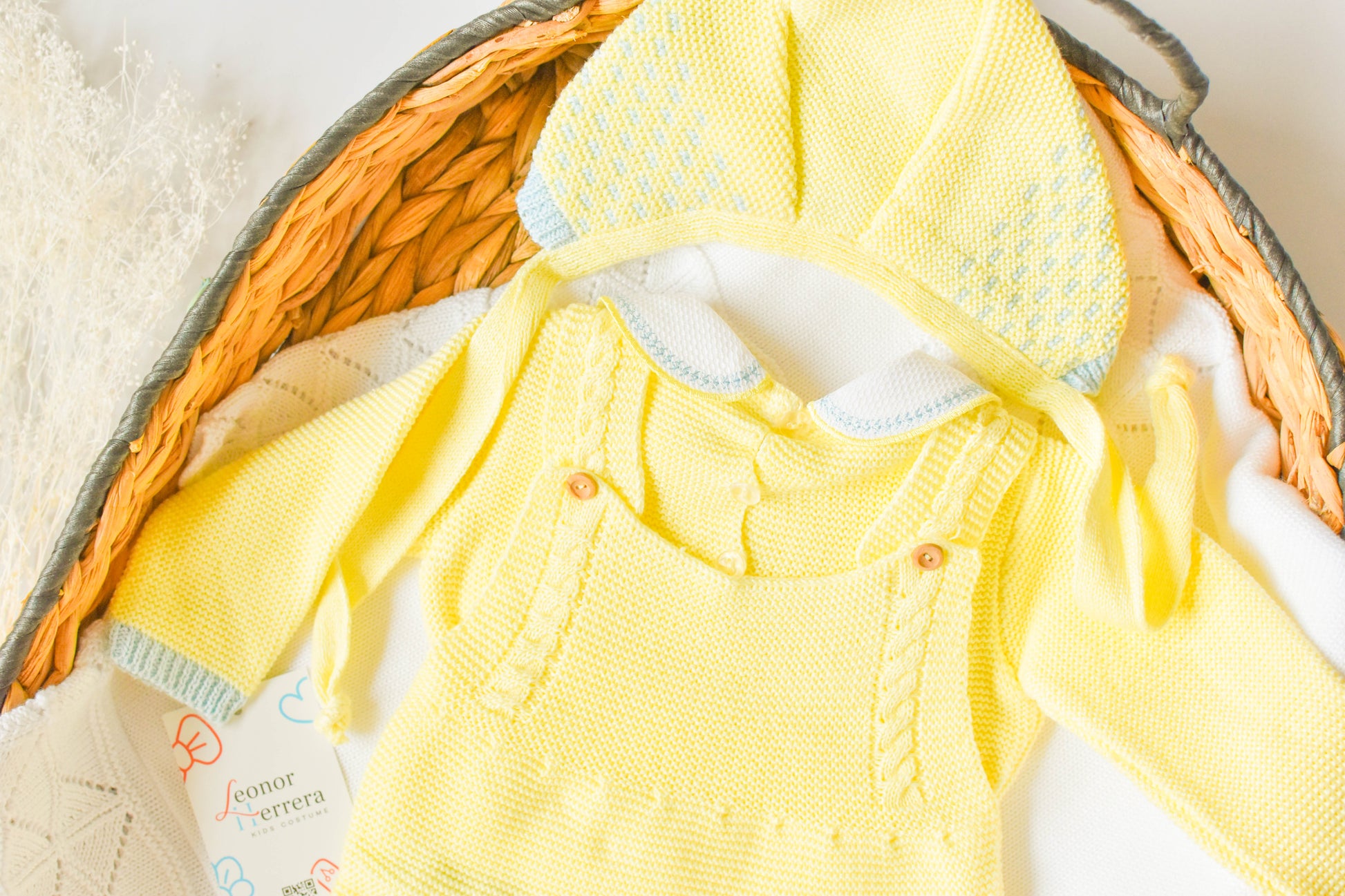 Knitted Newborn set in Yellow