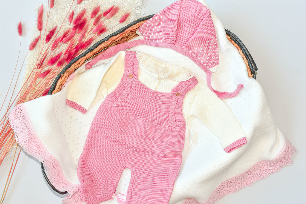 Knitted Newborn set in Old Pink