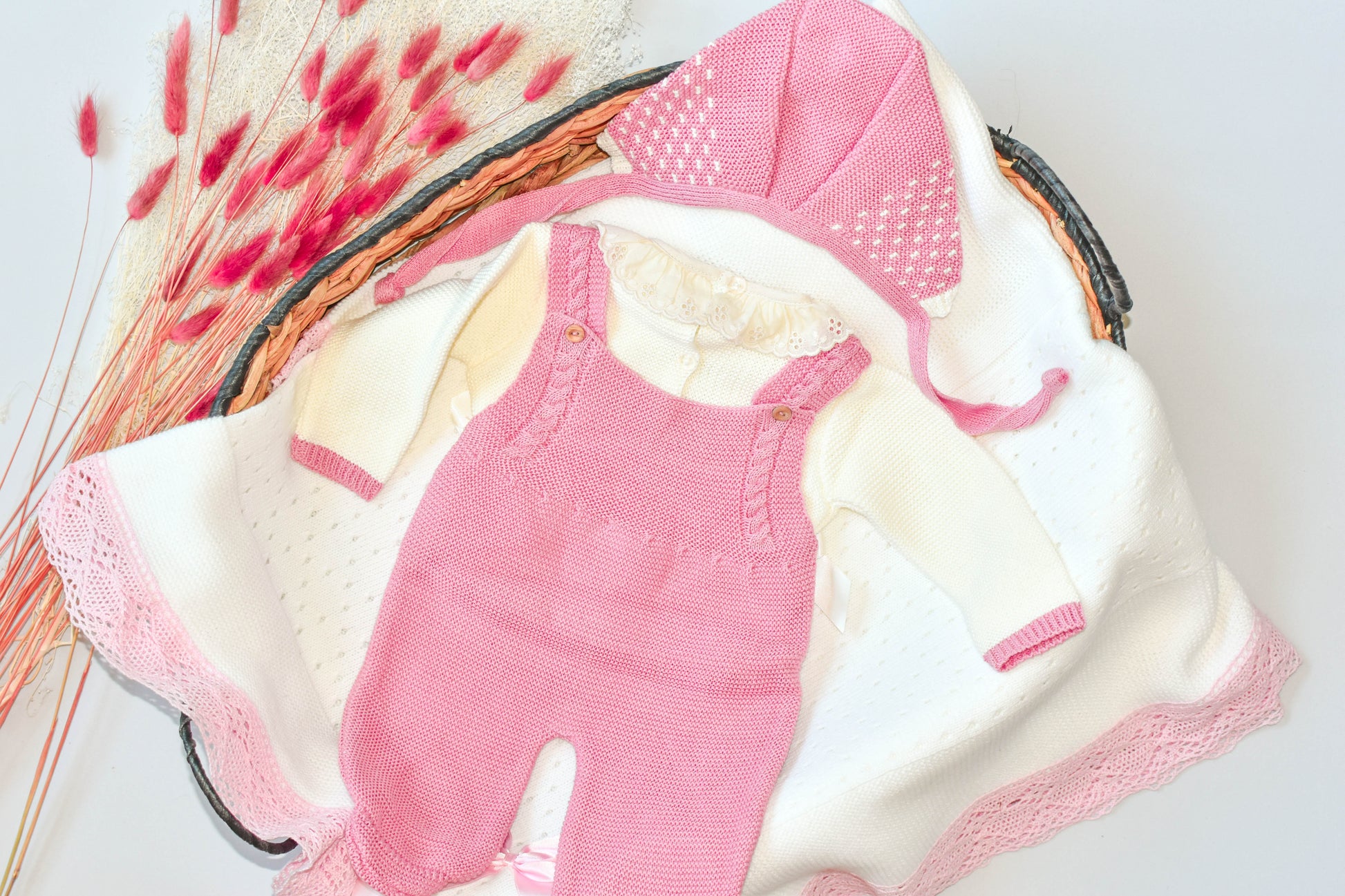 Knitted Newborn set in Old Pink