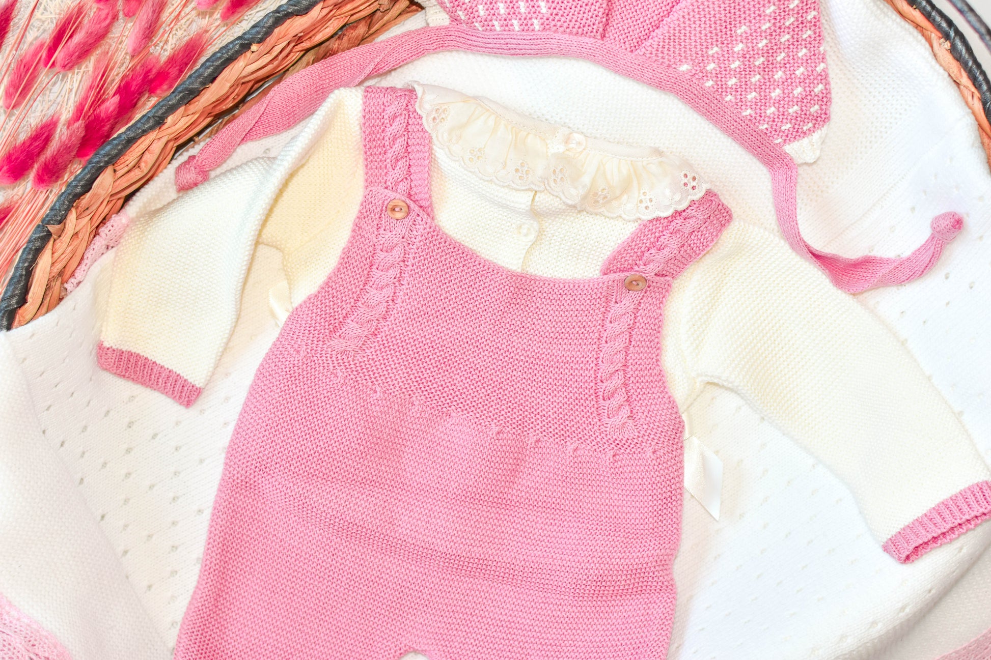 Knitted Newborn set in Old Pink