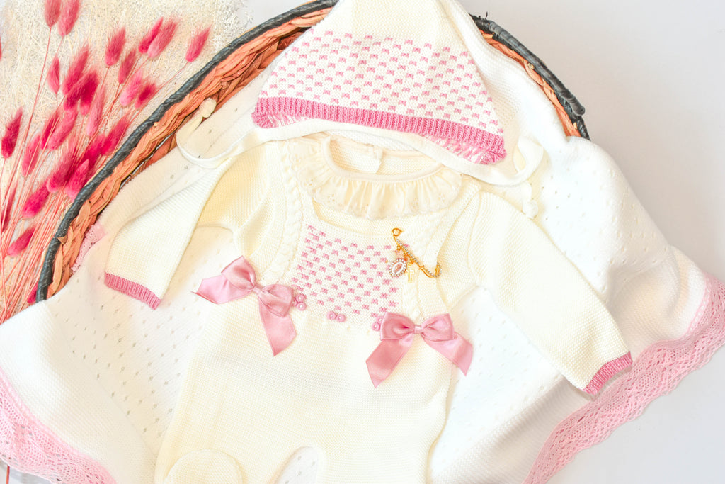 Knitted Newborn Girl set in Beige Pink