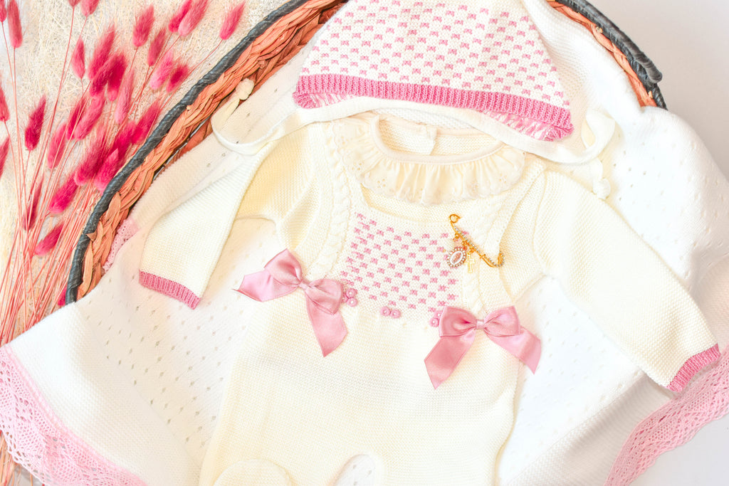 Knitted Newborn Girl set in Beige Pink