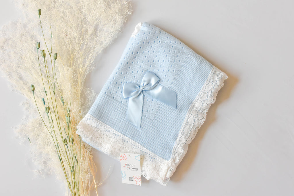 Luxury newborn blanket in Blue