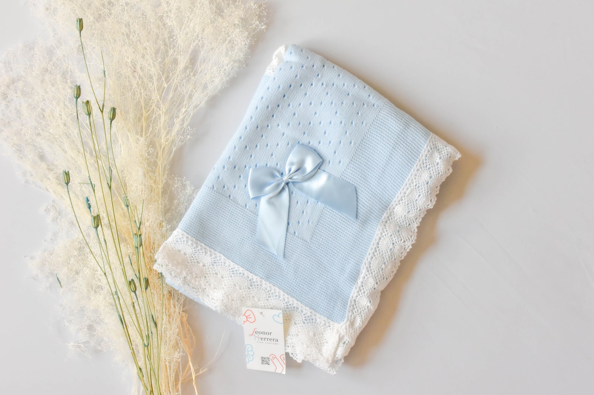 Luxury newborn blanket in Blue