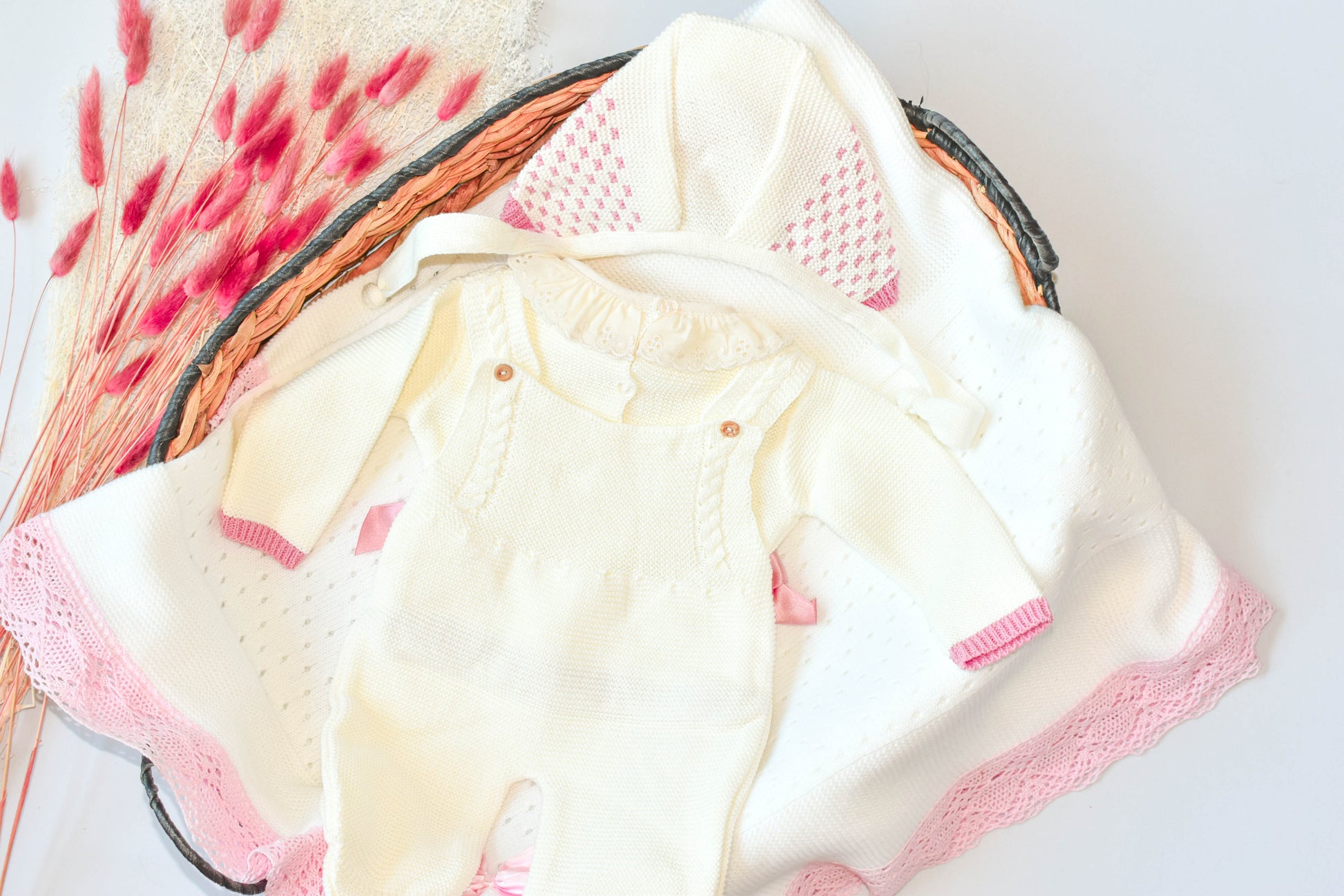 Knitted Newborn Girl set in Beige Pink