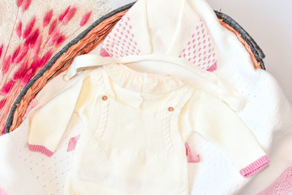 Knitted Newborn Girl set in Beige Pink
