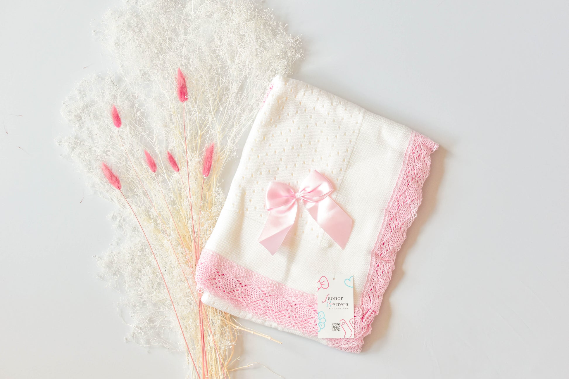 Luxury newborn blanket in Beige - Pink
