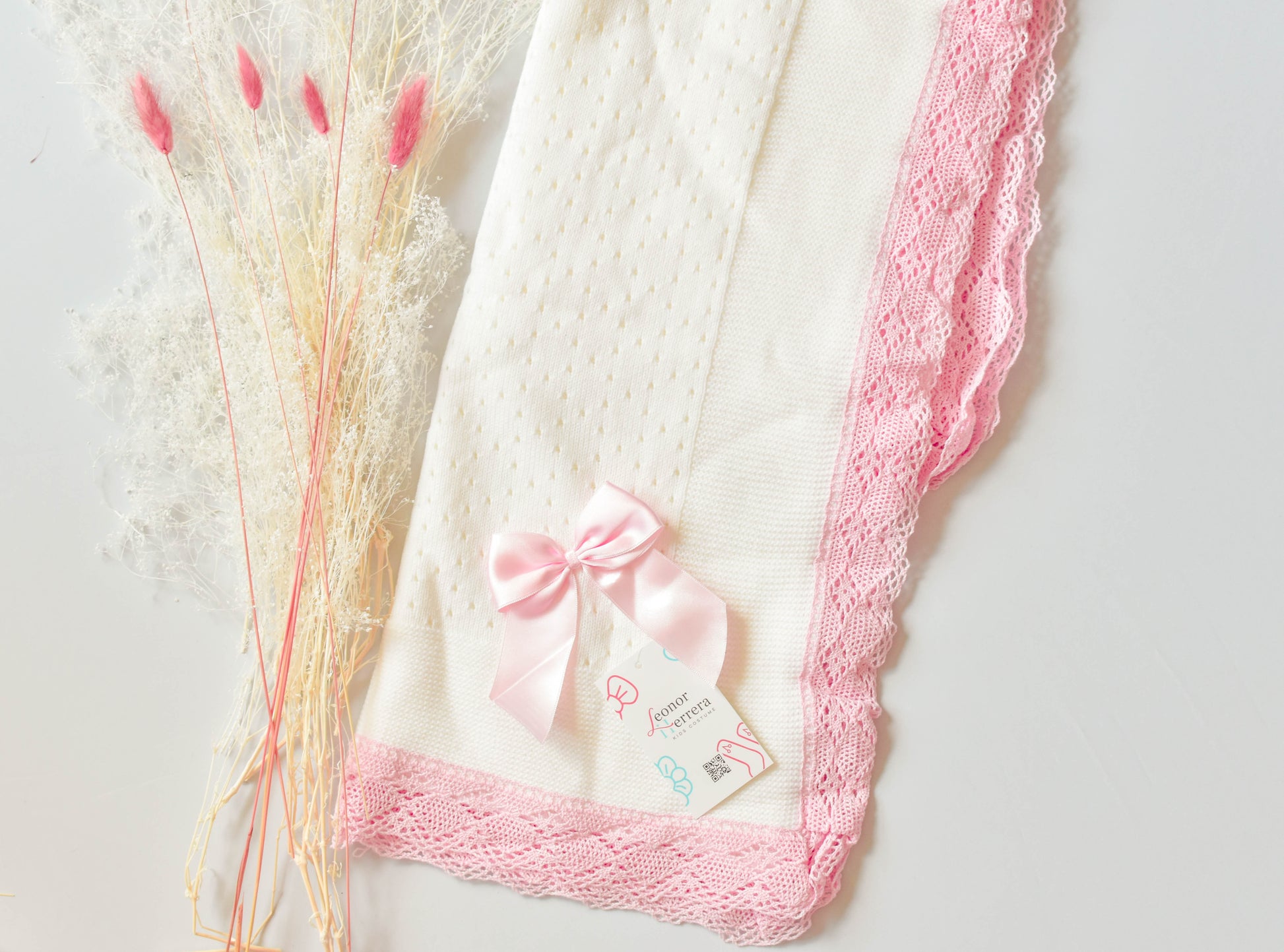 Luxury newborn blanket in Beige - Pink