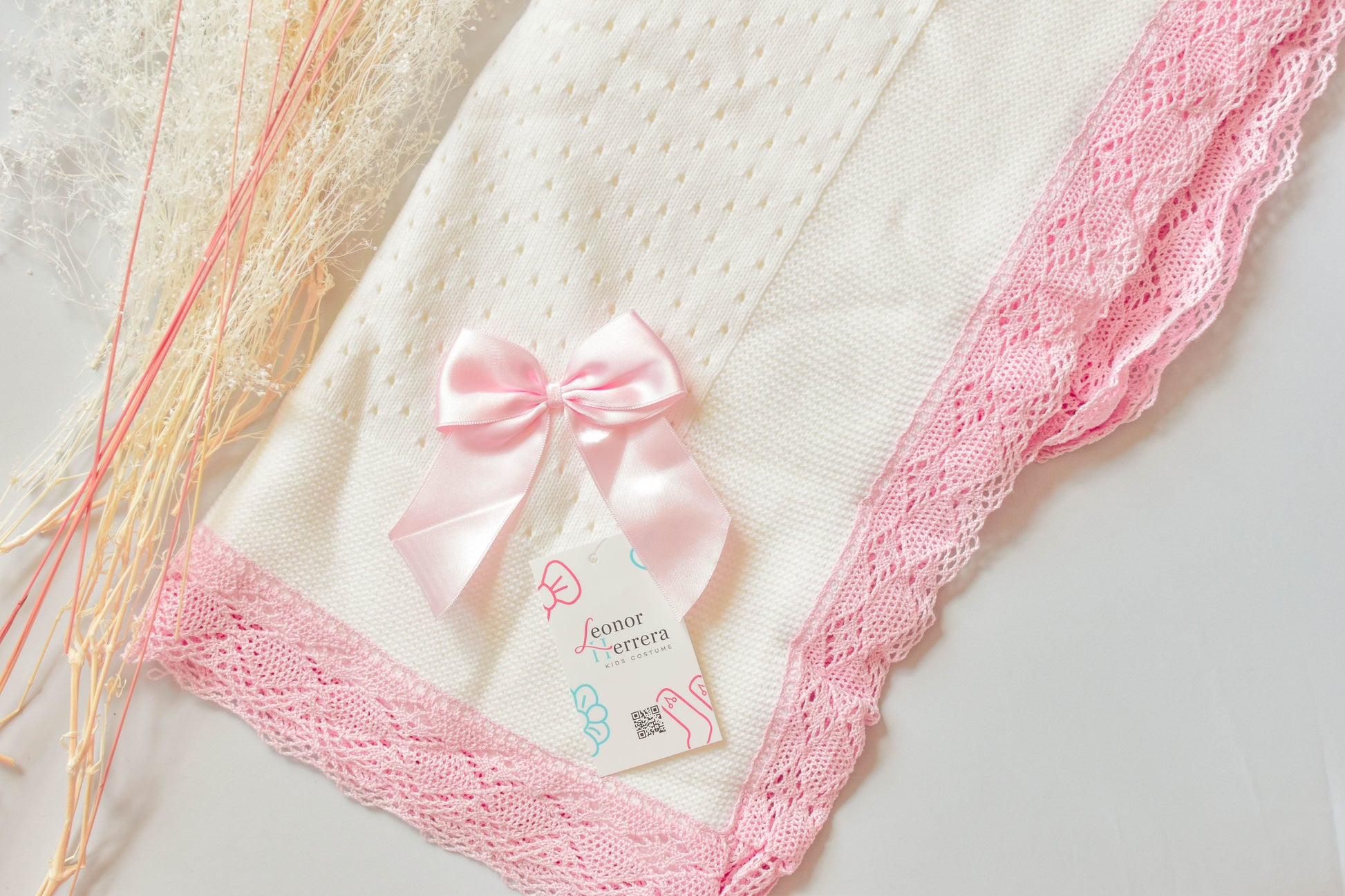 Luxury newborn blanket in Beige - Pink