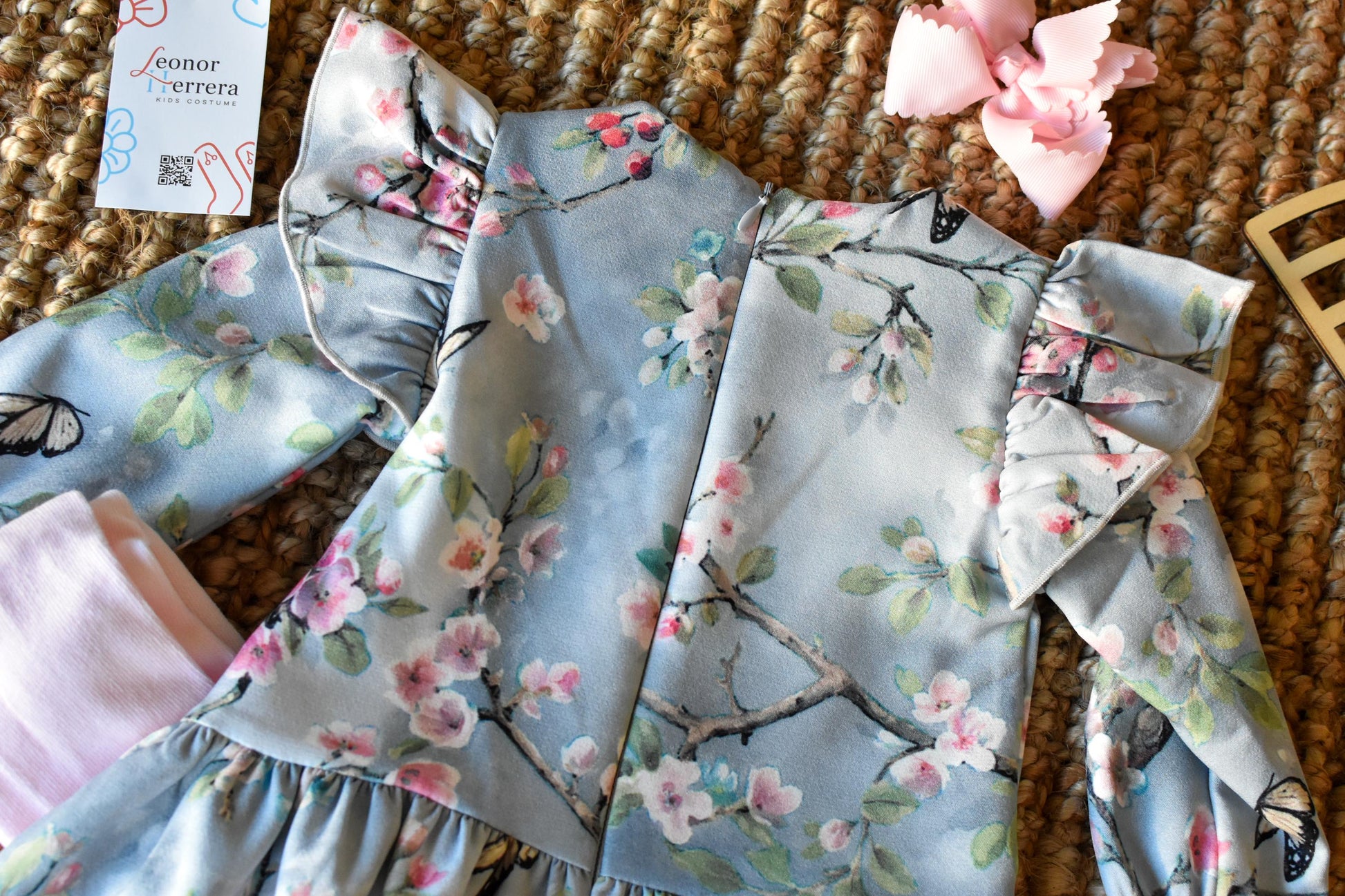 Dress Flower in Grey