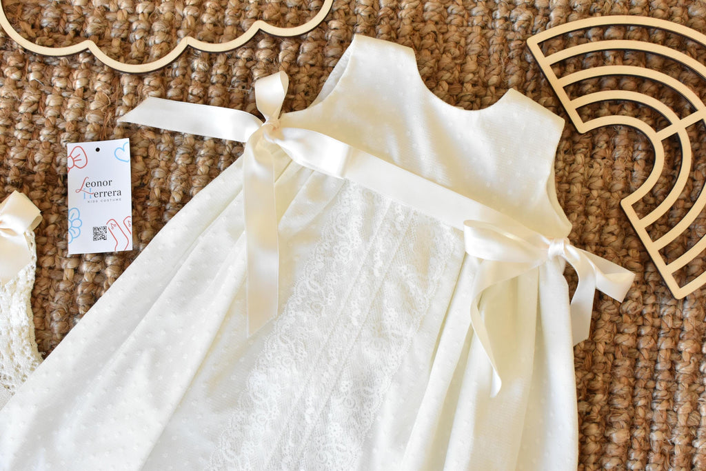 Dress Ceremonial Bow With Boneet In Pearl