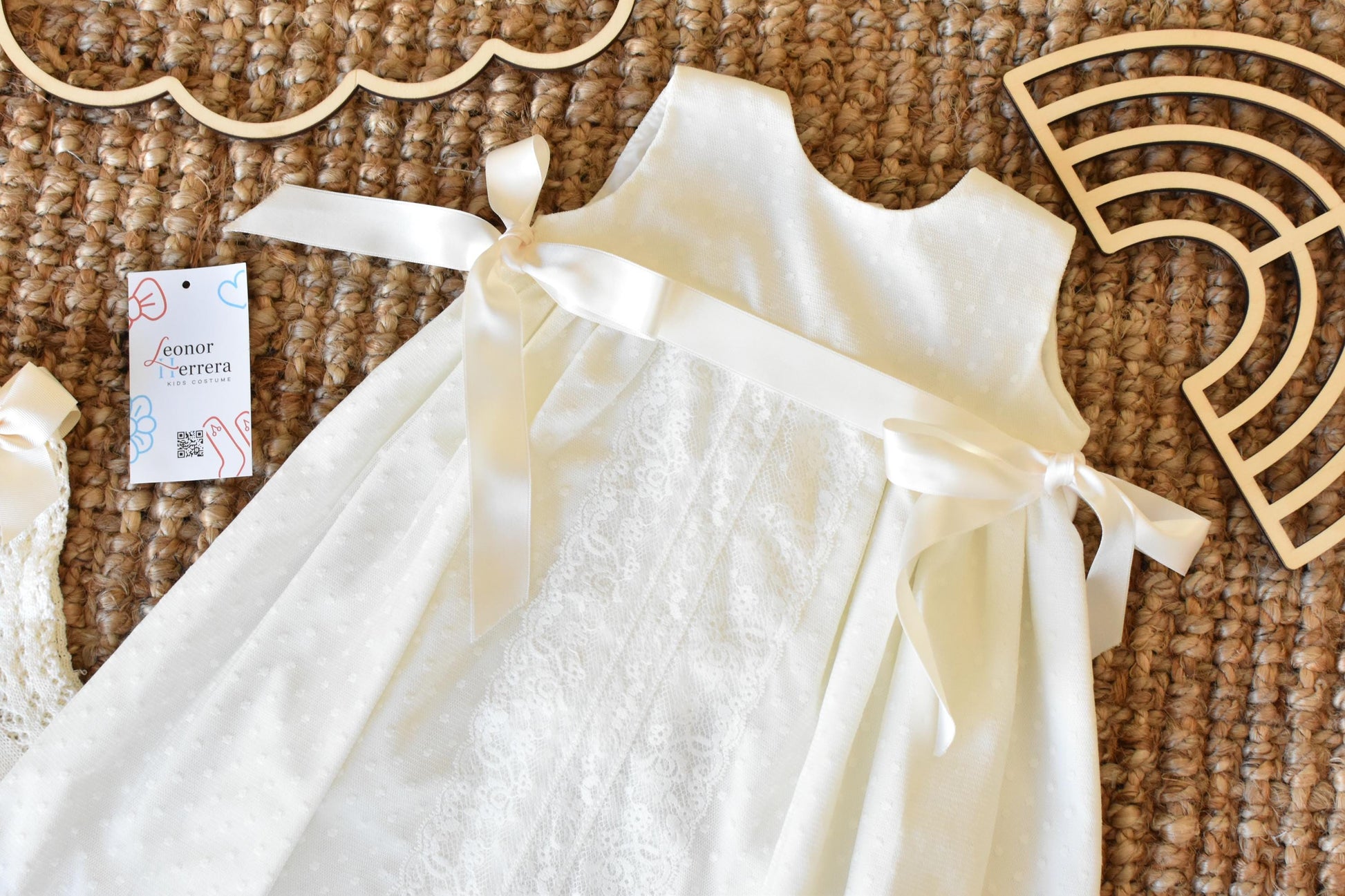 Dress Ceremonial Bow With Boneet In Pearl