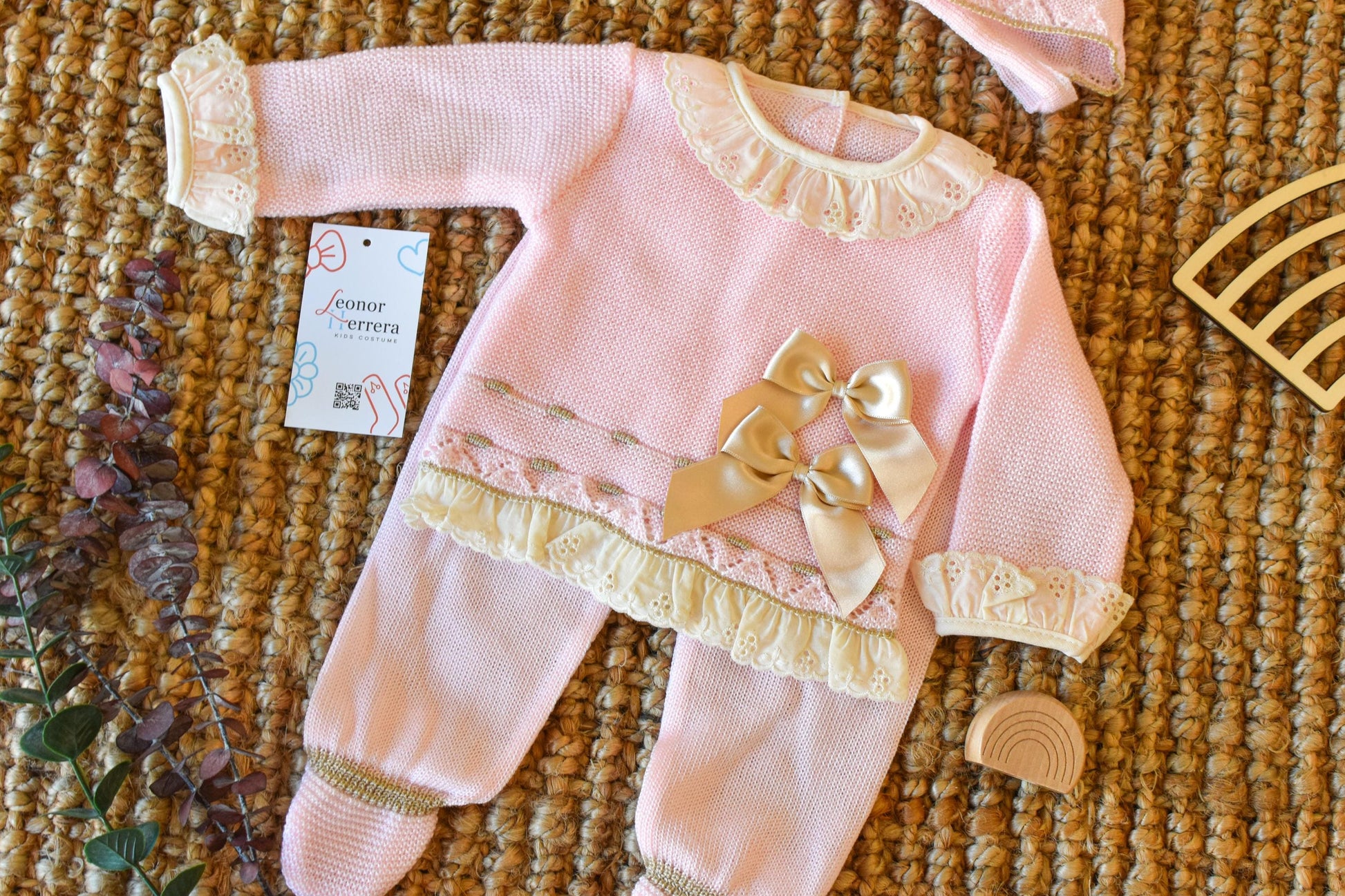 Newborn Knit Bow with Embroidered Strip in Pink
