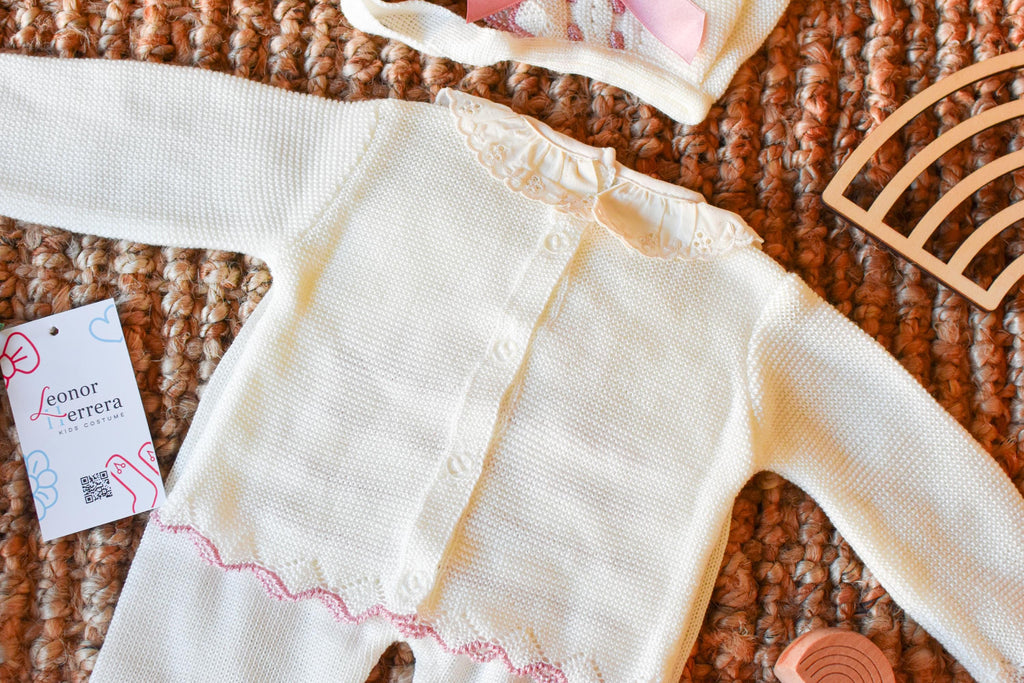 Knit Newborn Girl with Bow in Beige - Old Rose