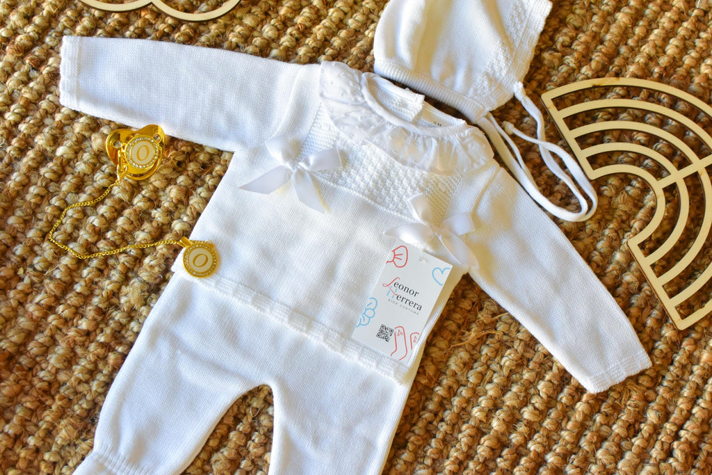 Knitted Bow and Lace in White